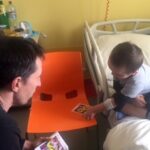 Kielce. Sławomir Szmal odwiedził małych pacjentów w Świętokrzyskim Centrum Pediatrii / Iwona Murawska / Radio Kielce