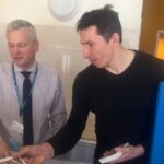 Kielce. Sławomir Szmal odwiedził małych pacjentów w Świętokrzyskim Centrum Pediatrii / Iwona Murawska / Radio Kielce