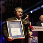 02.02.2018 Kielce. Targi Kielce. Finałowa gala 66. Plebiscytu Świętokrzyskie Gwiazdy Sportu 2017. Trener Arkadiusz Znojek odbiera nagrodę dla Jarosława Olecha / Jarosław Kubalski / Radio Kielce