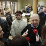 03.02.2018 Suchedniów. Koncert charytatywny i licytacja na rzecz rodzinie Antoniego Warnke z Pomorza, która ucierpiała podczas ubiegłorocznych klęsk żywiołowych. Krzysztof, Małgorzata i Antoni Warnke / Jarosław Kubalski / Radio Kielce