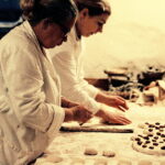 08.02.2018 Kielce. Tłusty Czwartek. Kolejka po pączki do piekarni przy ulicy Wesołej / Jarosław Kubalski / Radio Kielce