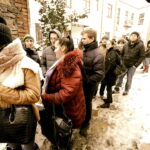 08.02.2018 Kielce. Tłusty Czwartek. Kolejka po pączki do piekarni przy ulicy Wesołej / Jarosław Kubalski / Radio Kielce