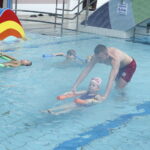 12.02.018 Nowiny. Basen Perła. Ferie. Szkółka pływacka dla dzieci zorganizowana przez TVP3 Kielce / Jarosław Kubalski / Radio Kielce