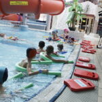 12.02.018 Nowiny. Basen Perła. Ferie. Szkółka pływacka dla dzieci zorganizowana przez TVP3 Kielce / Jarosław Kubalski / Radio Kielce