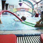 12.02.018 Nowiny. Basen Perła. Ferie. Szkółka pływacka dla dzieci zorganizowana przez TVP3 Kielce / Jarosław Kubalski / Radio Kielce