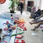 12.02.018 Nowiny. Basen Perła. Ferie. Szkółka pływacka dla dzieci zorganizowana przez TVP3 Kielce / Jarosław Kubalski / Radio Kielce