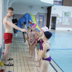 12.02.018 Nowiny. Basen Perła. Ferie. Szkółka pływacka dla dzieci zorganizowana przez TVP3 Kielce / Jarosław Kubalski / Radio Kielce