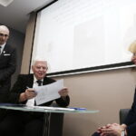 14.02.2018 Kielce. Przystanek Historia. IPN wzbogacił się o zbiory rodzinne trzech oficerów Obwodu AK Sandomierz. Krzysztof Zarobkiewicz - syn kapitana Ignacego Zarobkiewicza "Swojaka i naczelnik kieleckiej delegatury IPN dr Dorota Koczwańska-Kalita / Jarosław Kubalski / Radio Kielce