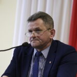 15.02.2018 Końskie. Nadzwyczajna sesja rady powiatu w sprawie podwyżek dla lekarzy szpitala powiatowego. Przewodniczący rady Marian Król / Jarosław Kubalski / Radio Kielce