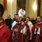 16.02.2018 Droga Krzyżowa z Nowej Słupi na Święty Krzyż w intencji trzeźwości. Biskup Jan Piotrowski / Jarosław Kubalski / Radio Kielce