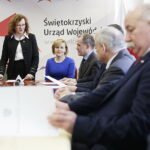 26.02.2018 Kielce. Wojewoda Agata Wojtyszek i poseł PiS Anna Krupka wręczyły samorządowcom promesy na zadania związane z zabezpieczeniem wąwozów lessowych / Jarosław Kubalski / Radio Kielce