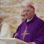 Sandomierz. Jubileusz służby zdrowia. Na zdjęciu: bp Romuald Kamiński ordynariusz diecezji warszawsko- praskiej przewodniczący Zespołu ds. Duszpasterstwa Służby Zdrowia przy Konferencji Episkopatu Polski / Grażyna Szlęzak - Wójcik / Radio Kielce