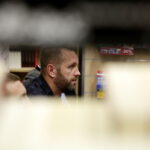 25.11.2017 Kielce. EMPiK w Galerii korona. Spotkanie z Grzegorzem Tkaczykiem, Wojciechem Demusiakiem i Dariuszem Faronem  autorami autobiografii Grzegorza Tkaczyka "Niedokończona gra" / Jarosław Kubalski / Radio Kielce