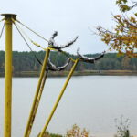 Otoczenie Cedzyny. Zniszczony plac zabaw / Marzena Mąkosa / Radio Kielce