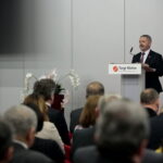 Powołanie i pierwsze posiedzenie Zespołu do Spraw Rozwoju Szkolnictwa Zawodowego powołanego przy Świętokrzyskim Kuratorze Oświaty. Na zdjęciu: Kazimierz Mądzik - świętokrzyski kurator oświaty / Marzena Mąkosa / Radio Kielce