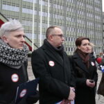 Konferencja PO ws powołania prof Chazana na konsultanta wojewódzkiego ds ginekologii. Na zdjęciu: Agata Wojda - radna PO, Artur Gierada - poseł na sejm RP i Marzena Okła - Drenowicz - posłanka PO / Marzena Mąkosa / Radio Kielce
