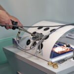 Pierwsze ogólnopolskie warsztaty laparoskopii ginekologicznej dla młodych ginekologów onkologów w Świętokrzyskim Centrum Onkologii. Ćwiczenia w ŚCO / Marzena Mąkosa / Radio Kielce