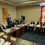 Komisja ds Polski Wschodniej Związku Województw RP w hotelu Tęczowy Młyn. Na zdjęciu: Jerzy Cypryś - Przewodniczący Sejmiku Województwa Podkarpackiego, Jan Bobek - Przewodniczący Sejmiku Województwa Warmińsko - Mazurskiego, Adam Jarubas - Marszałek Województwa Świętokrzyskiego, Przewodniczący Komisji ds. Polski Wschodniej ZWRP, Jerzy Leszczyński - Marszałek Województwa Podlaskiego, Grzegorz Kapusta - Wicemarszałek Województwa Lubelskiego, Bogdan Dyjuk - Członek Zarządu Województwa Podlaskiego, Piotr Rzetelski - Radny Województwa Lubelskiego, Ewa Draus - Radna Województwa Podkarpackiego, Zbigniew Pietrzak - Radny Województwa Warmińsko - Mazurskiego, Bogdan Kawałko - Dyrektor Departamentu Polityki Regionalnej, Urząd Marszałkowski Województwa Lubelskiego, Wioletta Dąbrowska - Dyrektor Departamentu Rozwoju Regionalnego, Urząd Marszałkowski Województwa Podlaskiego,Paweł Wais - Zastępca Dyrektora Departamentu Rozwoju Regionalnego, Urząd Marszałkowski Województwa Podkarpackiego / Marzena Mąkosa / Radio Kielce