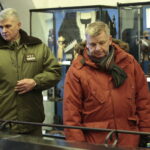 Żołnierze na Świętym Krzyżu. Po prawej senator PiS Jarosław Rusiecki - przewodniczący senackiej Komisji Obrony Narodowej / Marzena Mąkosa / Radio Kielce