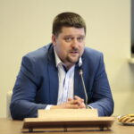 Spotkanie w Starostwie Powiatowym. Na zdjęciu: Michał Godowski - starosta kielecki / Marzena Mąkosa / Radio Kielce