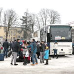 Punkt kontroli autokarów na parkingu przy stadionie piłkarskim przy ulicy Ściegiennego w Kielcach / Marzena Mąkosa / Radio Kielce
