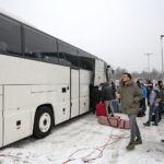 Punkt kontroli autokarów na parkingu przy stadionie piłkarskim przy ulicy Ściegiennego w Kielcach / Marzena Mąkosa / Radio Kielce