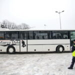 Punkt kontroli autokarów na parkingu przy stadionie piłkarskim przy ulicy Ściegiennego w Kielcach / Marzena Mąkosa / Radio Kielce