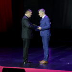 Wręczenie Nagród Kielc. Na zdjęciu: Włodzimierz Pawłowski oraz Dariusz Kozak / Marzena Mąkosa / Radio Kielce