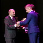 Wręczenie Nagród Kielc. Na zdjęciu: Antoni Bolesław Nowak oraz Dariusz Kozak / Marzena Mąkosa / Radio Kielce