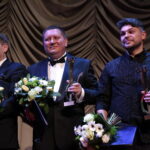 Wręczenie Nagród Kielc. Na zdjęciu: Robert Kotowski, Włodzimierz Pawłowski i Piotr Kowalczyk Tau / Marzena Mąkosa / Radio Kielce