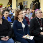 26 Światowy Dzień Chorego w Hospicjum im. św. Matki Teresy z Kalkuty w Kielcach. Na zdjęciu: Agata Wojtyszek - wojewoda świętokrzyski, biskup Andrzej Kaleta / Marzena Mąkosa / Radio Kielce