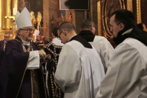 Środa popielcowa w Bazylice Katedralnej. Biskup Andrzej Kaleta / Marzena Mąkosa / Radio Kielce
