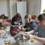 Warsztaty gotowania zorganizowane przez Fundację Szansa dla Niewidomych / Marzena Mąkosa / Radio Kielce