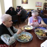 Warsztaty gotowania zorganizowane przez Fundację Szansa dla Niewidomych / Marzena Mąkosa / Radio Kielce