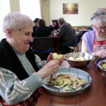 Warsztaty gotowania zorganizowane przez Fundację Szansa dla Niewidomych / Marzena Mąkosa / Radio Kielce