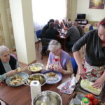 Warsztaty gotowania zorganizowane przez Fundację Szansa dla Niewidomych / Marzena Mąkosa / Radio Kielce