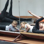 Warsztaty taneczne dla dzieci i młodzieży organizowane przez Kielecki Teatr Tańca / Marzena Mąkosa / Radio Kielce