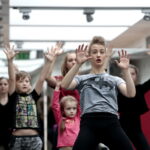 Warsztaty taneczne dla dzieci i młodzieży organizowane przez Kielecki Teatr Tańca. Na zdjęciu: Joanna Polowczyk / Marzena Mąkosa / Radio Kielce