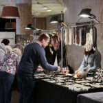 Giełda minerałów w Kieleckim Centrum Kultury. Kamienie szlachetne / Marzena Mąkosa / Radio Kielce