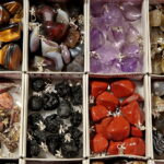 Giełda minerałów w Kieleckim Centrum Kultury. Kamienie szlachetne / Marzena Mąkosa / Radio Kielce