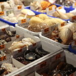 Giełda minerałów w Kieleckim Centrum Kultury. Kamienie szlachetne / Marzena Mąkosa / Radio Kielce