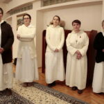 Wręczenie Krzyża Kawalerskiego Orderu Odrodzenia Polski rodzinie zmarłego ks. biskupa seniora diecezji sandomierskiej Wacława Świerzawskiego / Marzena Mąkosa / Radio Kielce