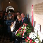 Opatów. Odsłonięcie tablicy upamiętniającej Przemysława Gosiewskiego. Na zdjęciu: Beata Gosiewska - żona Przemysława Gosiewskiego / Emilia Sitarska / Radio Kielce