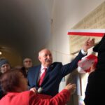 Opatów. Odsłonięcie tablicy upamiętniającej Przemysława Gosiewskiego / Emilia Sitarska / Radio Kielce