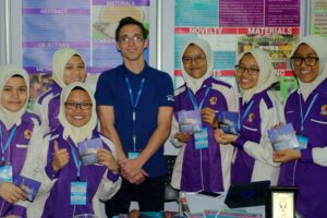 Maciej Kowalski, uczeń połanieckiego elektronika, zdobył złoty medal na prestiżowym konkursie wynalazczości w Bangkoku / Mariusz Zyngier