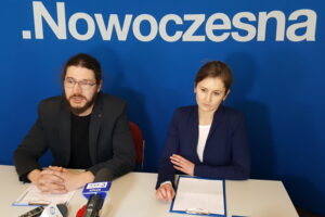 Konferencja Nowoczesnej. Od lewej: Maciej Klesyk, Kamila Wojda / Michał Kita / Radio Kielce