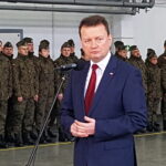 28.03.2018 Warszawa. Podpisanie umowy na dostawę systemu obrony powietrznej Patriot. Szef MON Mariusz Błaszczak / Biuro senatora Jarosława Rusieckiego