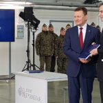 28.03.2018 Warszawa. Podpisanie umowy na dostawę systemu obrony powietrznej Patriot. Szef MON Mariusz Błaszczak i ambasador USA w Polsce, Paul W. Jones / Biuro senatora Jarosława Rusieckiego