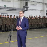 28.03.2018 Warszawa. Podpisanie umowy na dostawę systemu obrony powietrznej Patriot. Premier Mateusz Marowiecki / Biuro senatora Jarosława Rusieckiego