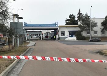 Zakłady chemiczne w Kralupach nad Wełtawą / lidovky.cz